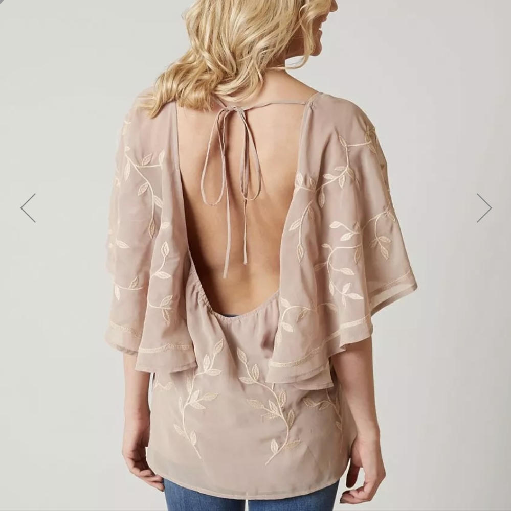 ✨5/$25✨ NWT BKE Boutique embroidered chiffon blouse - Picture 2 of 10